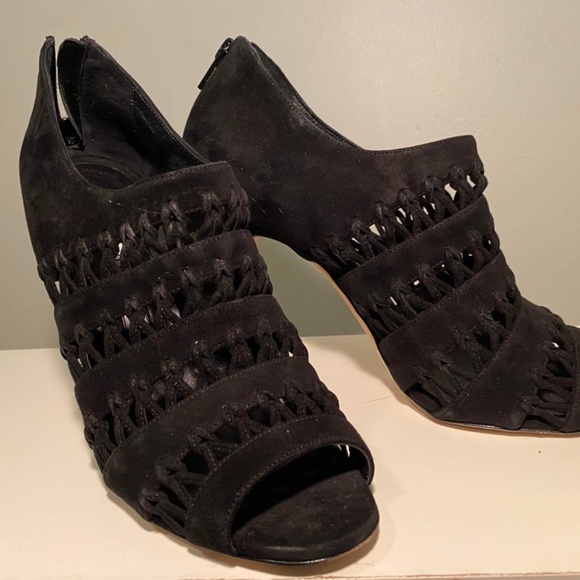 Black Net Manolo Blahnik booties - Picture 3 of 8